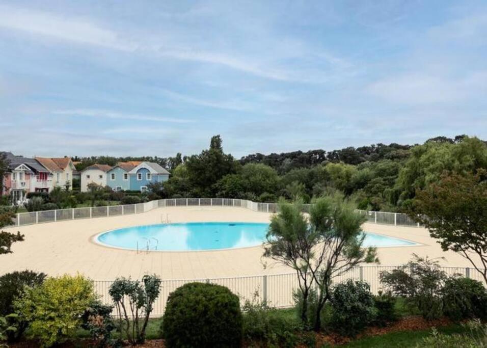 Charmante Maison De Vacances Avec Acces Piscine Talmont-Saint-Hilaire Exterior photo